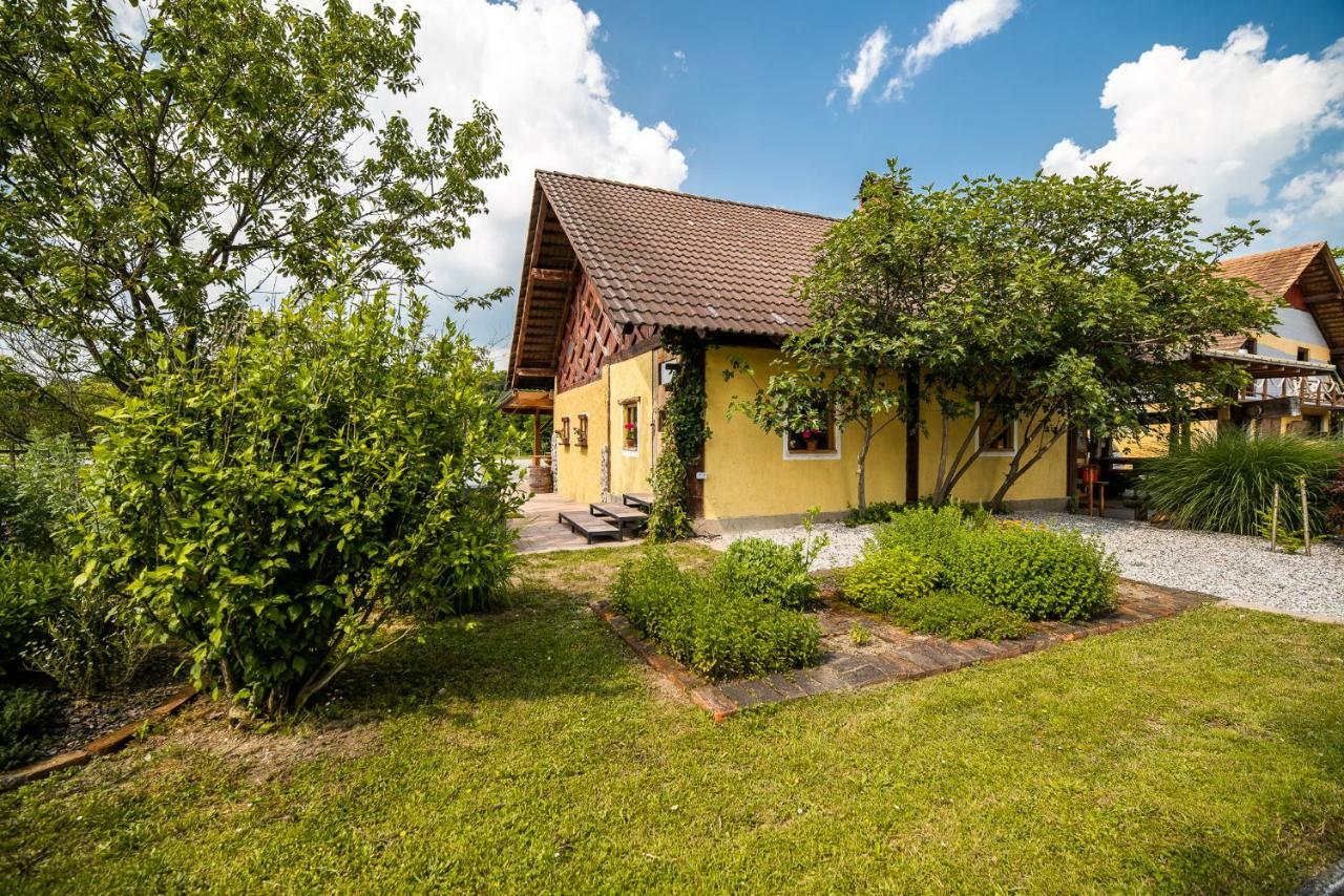 Apartment With Sauna Pr' Geci Dobova Εξωτερικό φωτογραφία