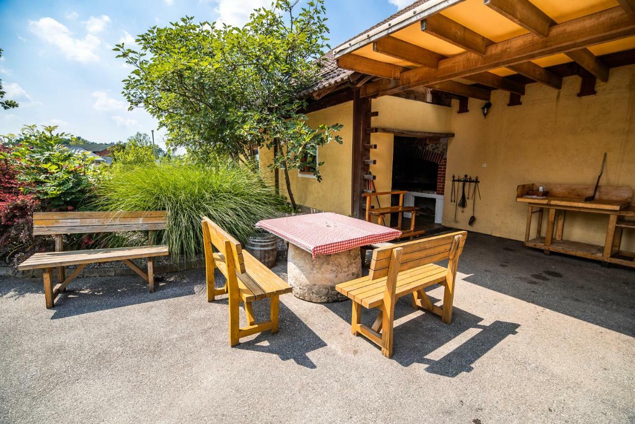 Apartment With Sauna Pr' Geci Dobova Εξωτερικό φωτογραφία